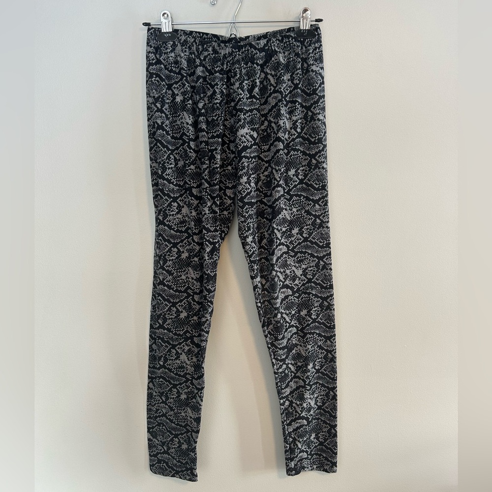 Sweetlegs plus one size black Snakeskin Print Leggings